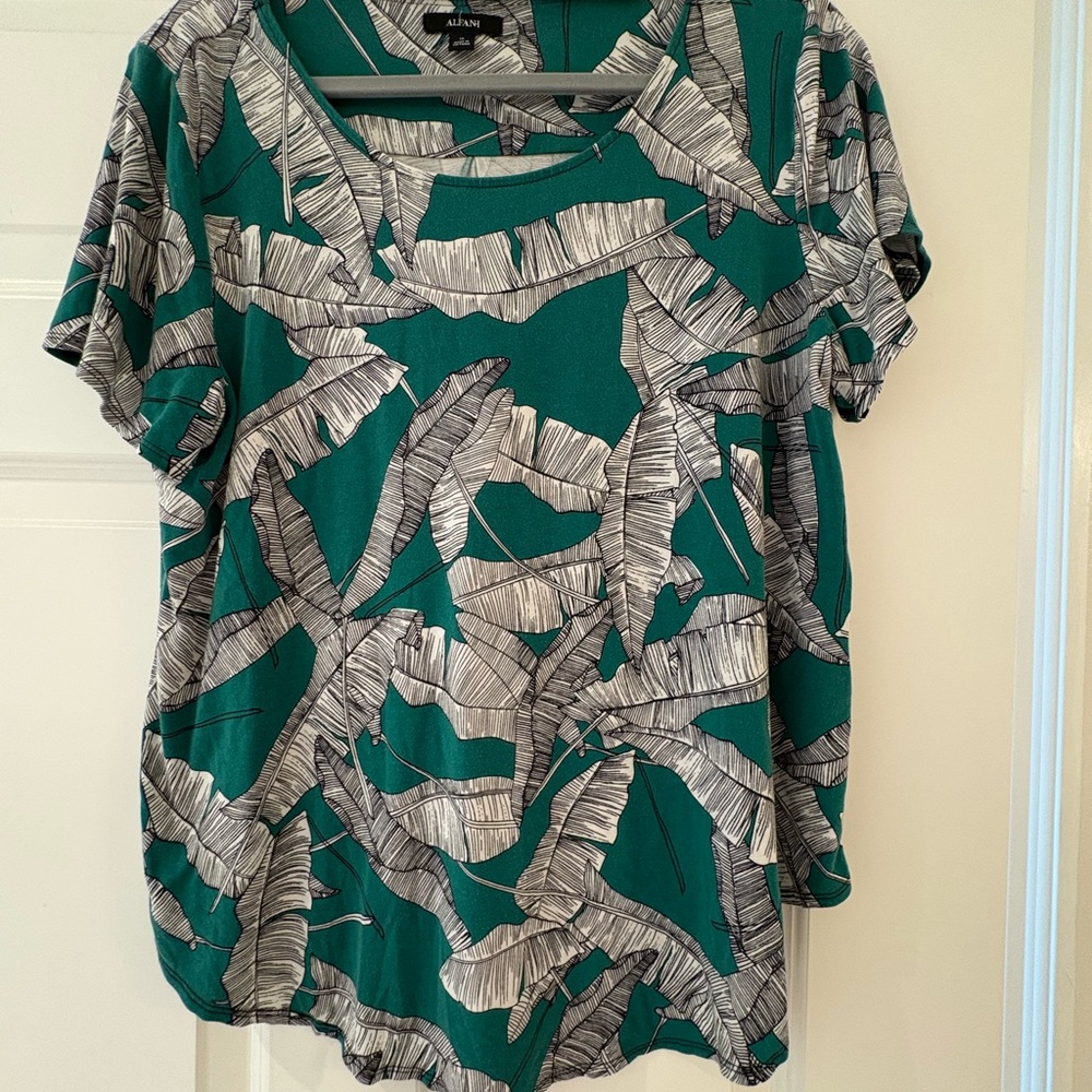 Alfani Green Boxy Short Sleeve Blouse CLOSET CLEAN OUT!